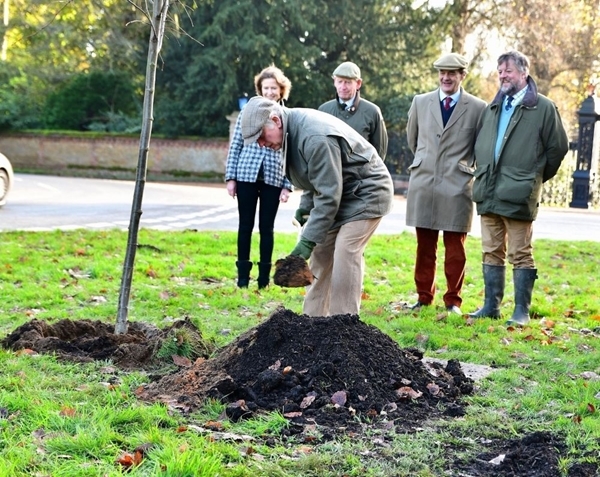 GWCT Sandringham Tree Planting . L To R. Mrs Teresa Dent CBE (GWCT Chief Executive ), HRH The Prince Of Wales , Mr Hugh Oliver -Bellasis , Mr James Keith , Mr James Bowdidge